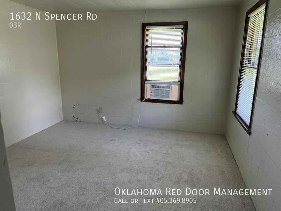 1632 N Spencer Rd - Photo 7 of 12