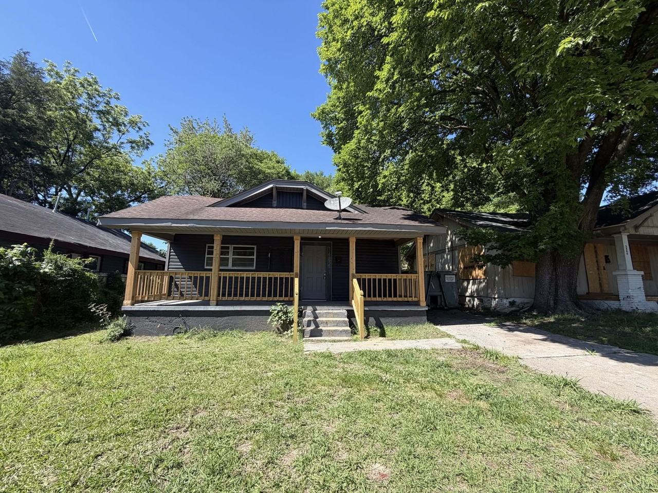 3482 Lamphier Ave - Photo 2 of 9