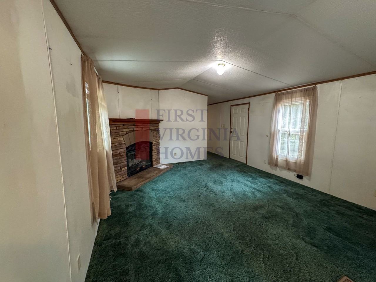 163 Wagner Pl - Photo 3 of 12