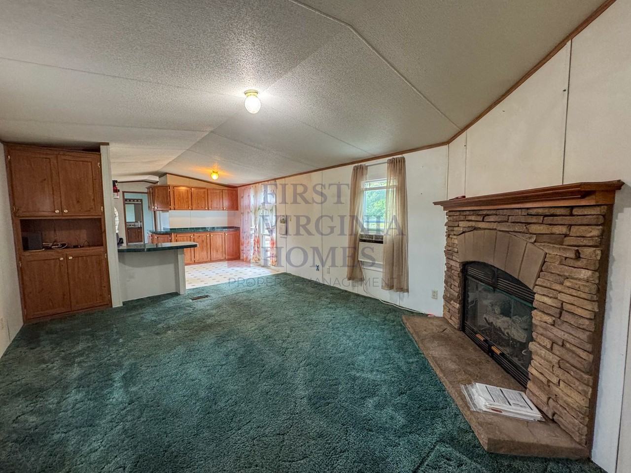 163 Wagner Pl - Photo 4 of 12