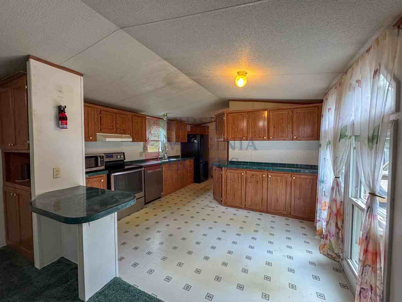 163 Wagner Pl - Photo 5 of 12