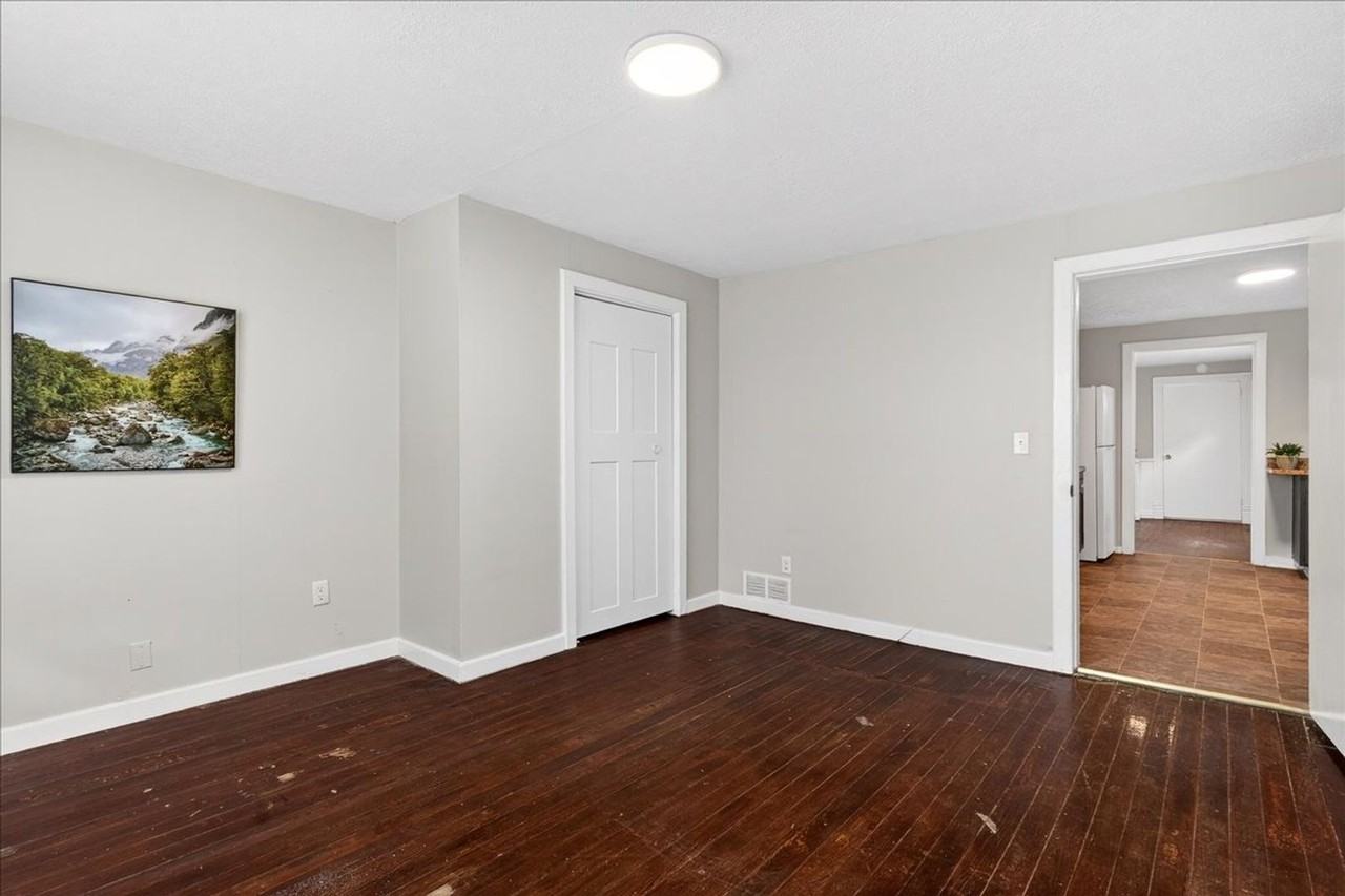 413 E Ormsby Ave - Photo 6 of 28