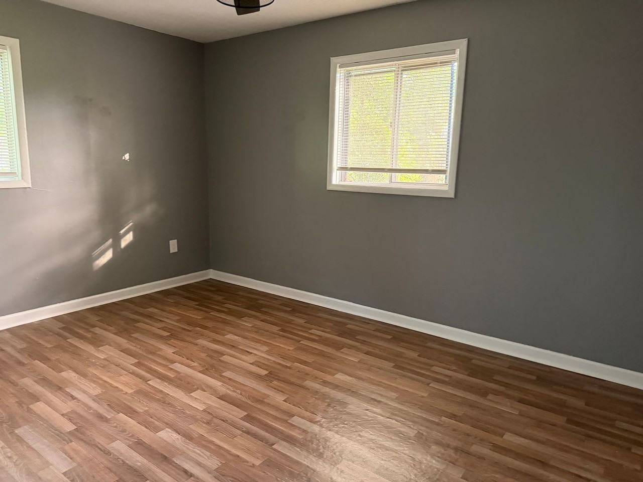 183 Durham St Sw - Photo 3 of 5