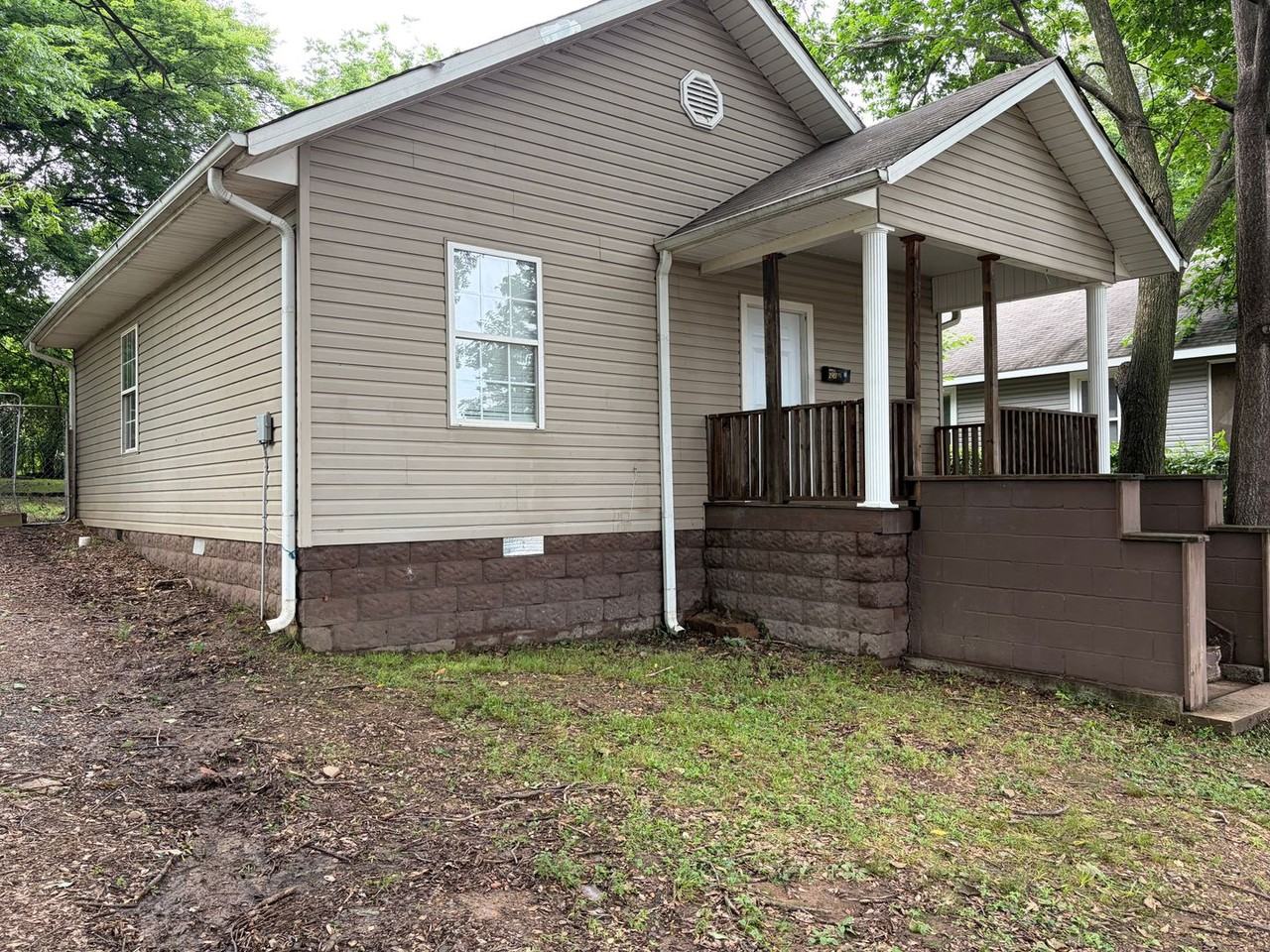 1911 Cherry St - Photo 2 of 14