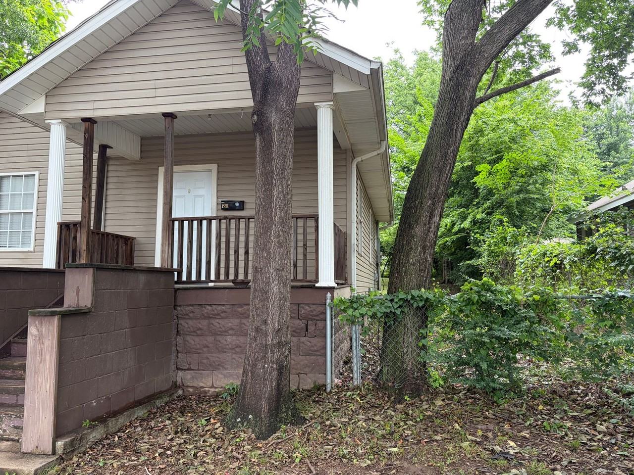 1911 Cherry St - Photo 3 of 14