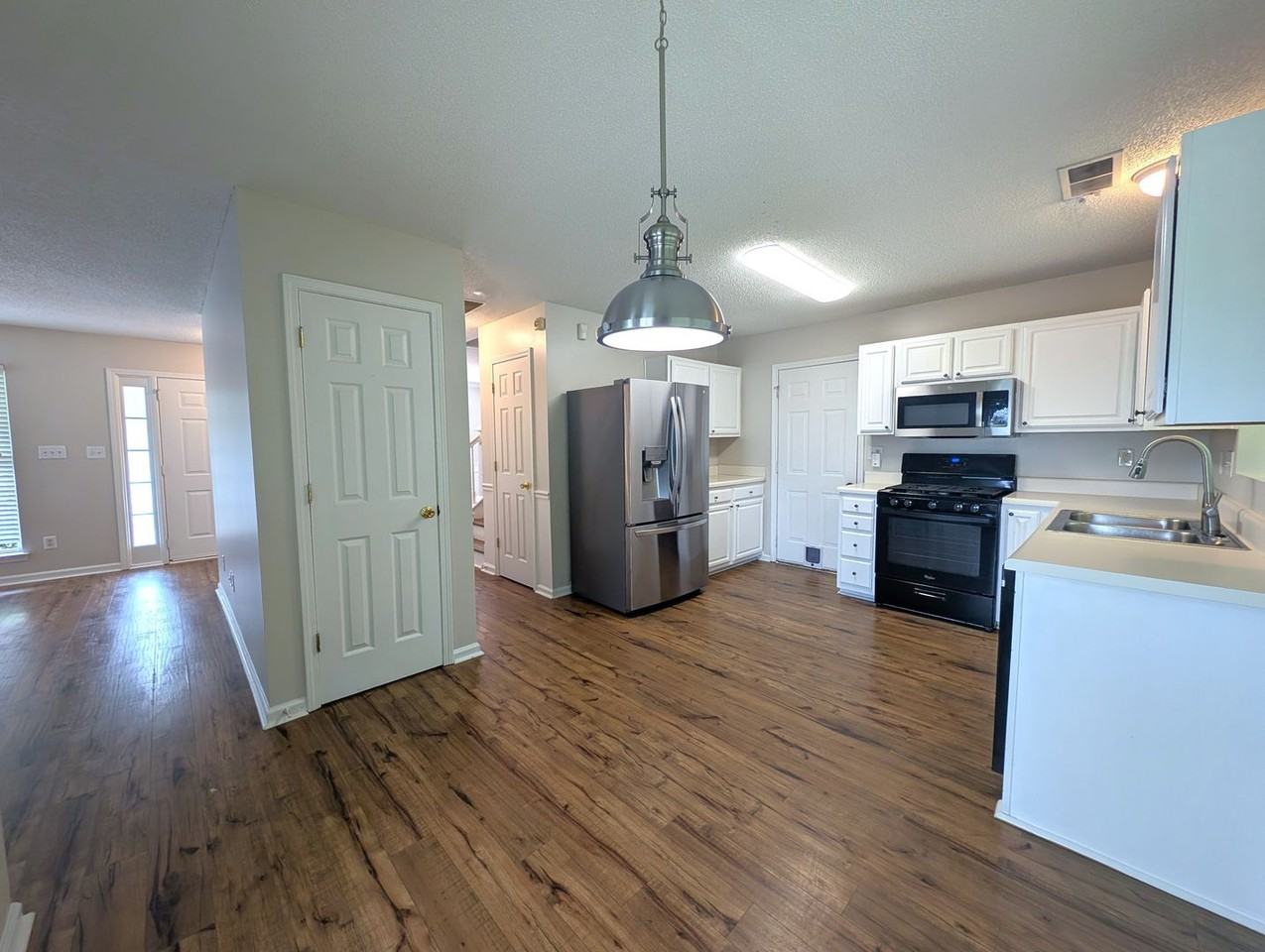 7603 Lullwater Cv - Photo 5 of 30