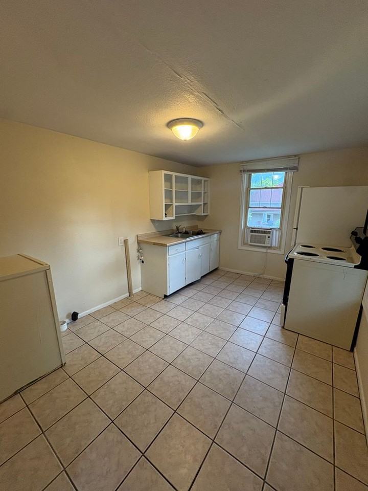 706 Washington Ave - Photo 3 of 8