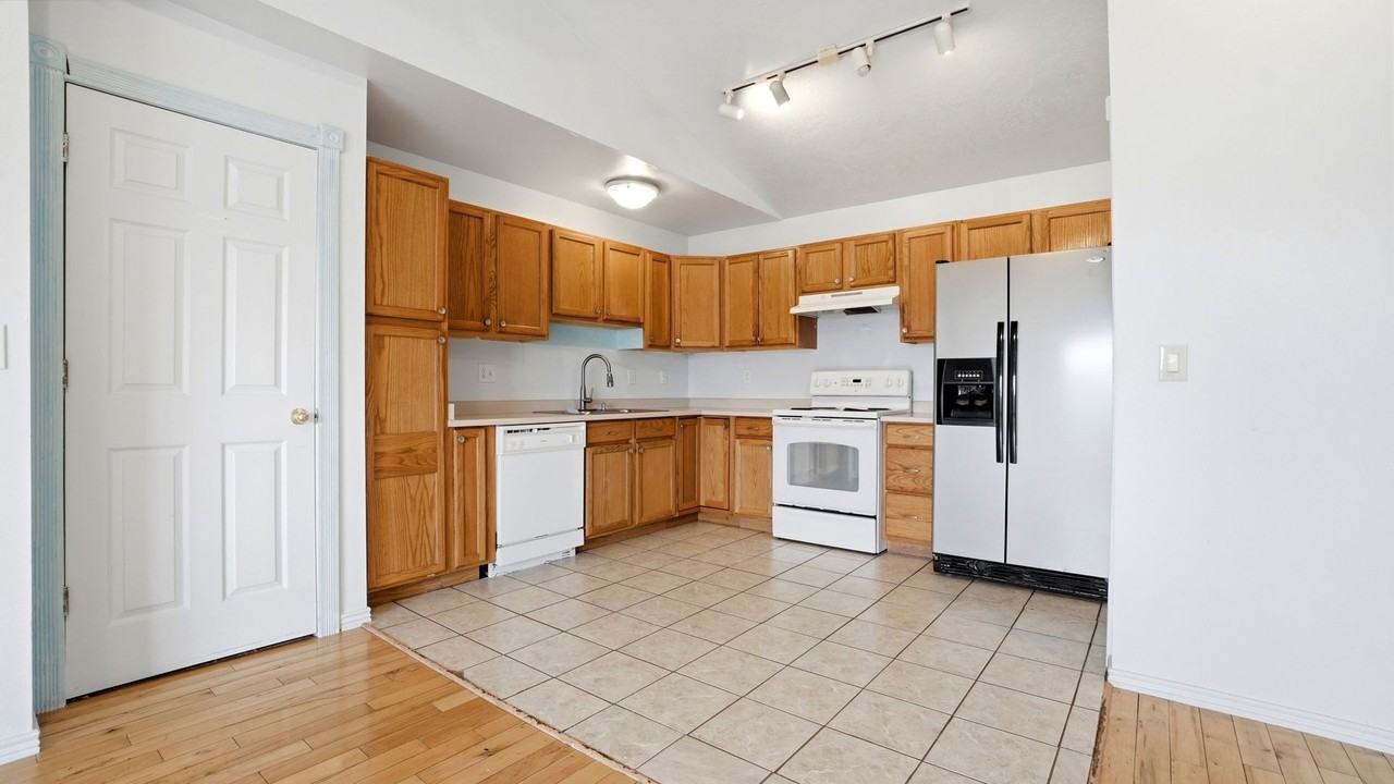 8061 W Copperfield Pl #32 - Photo 5 of 16