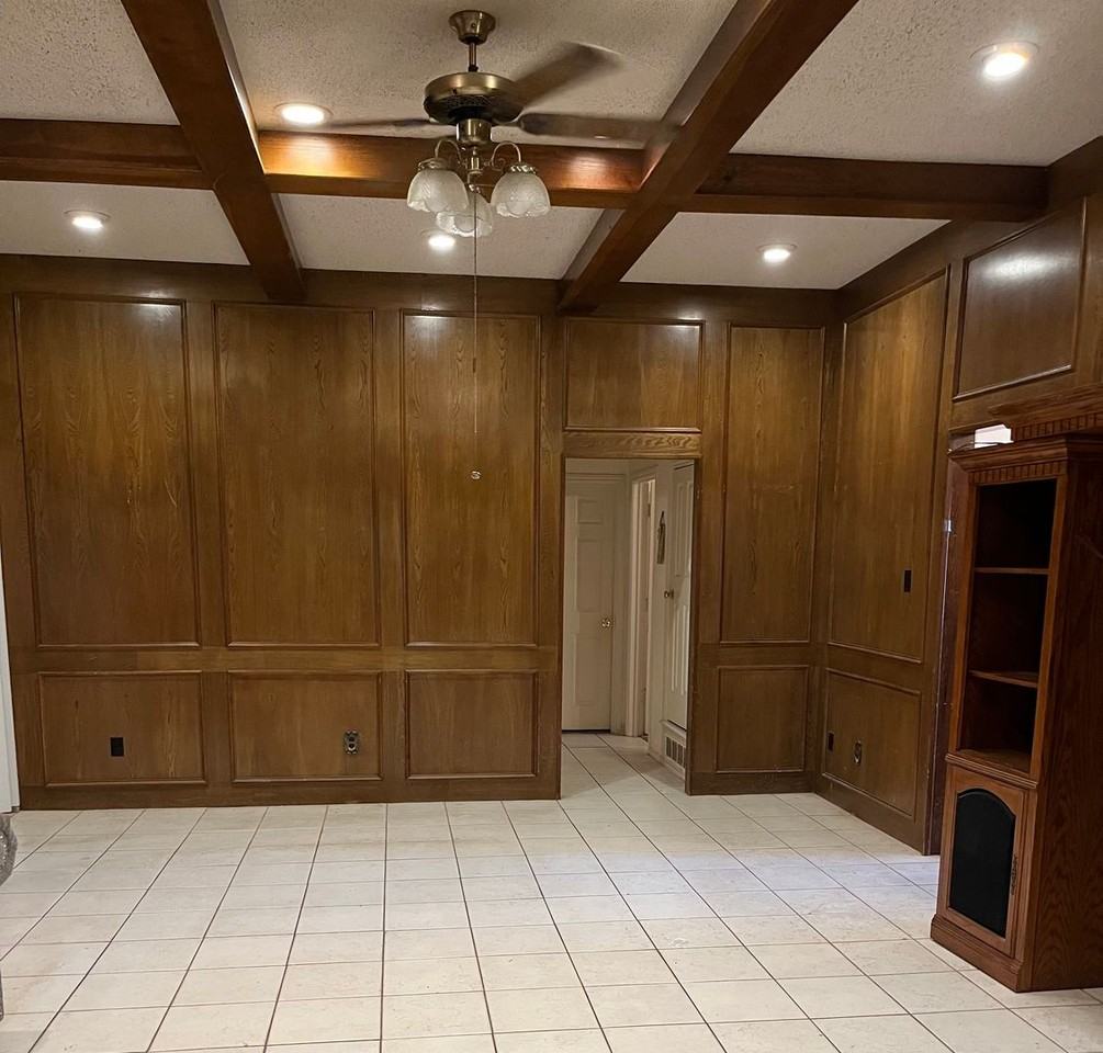 5732 70th St - Photo 2 of 10