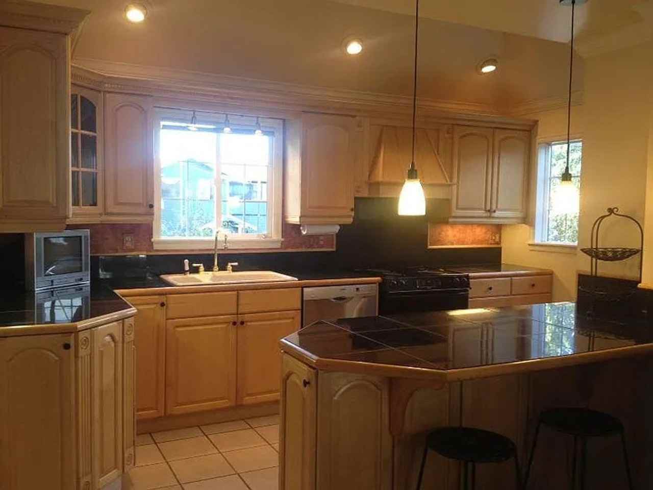 4406 29th Ave W - Photo 7 of 24