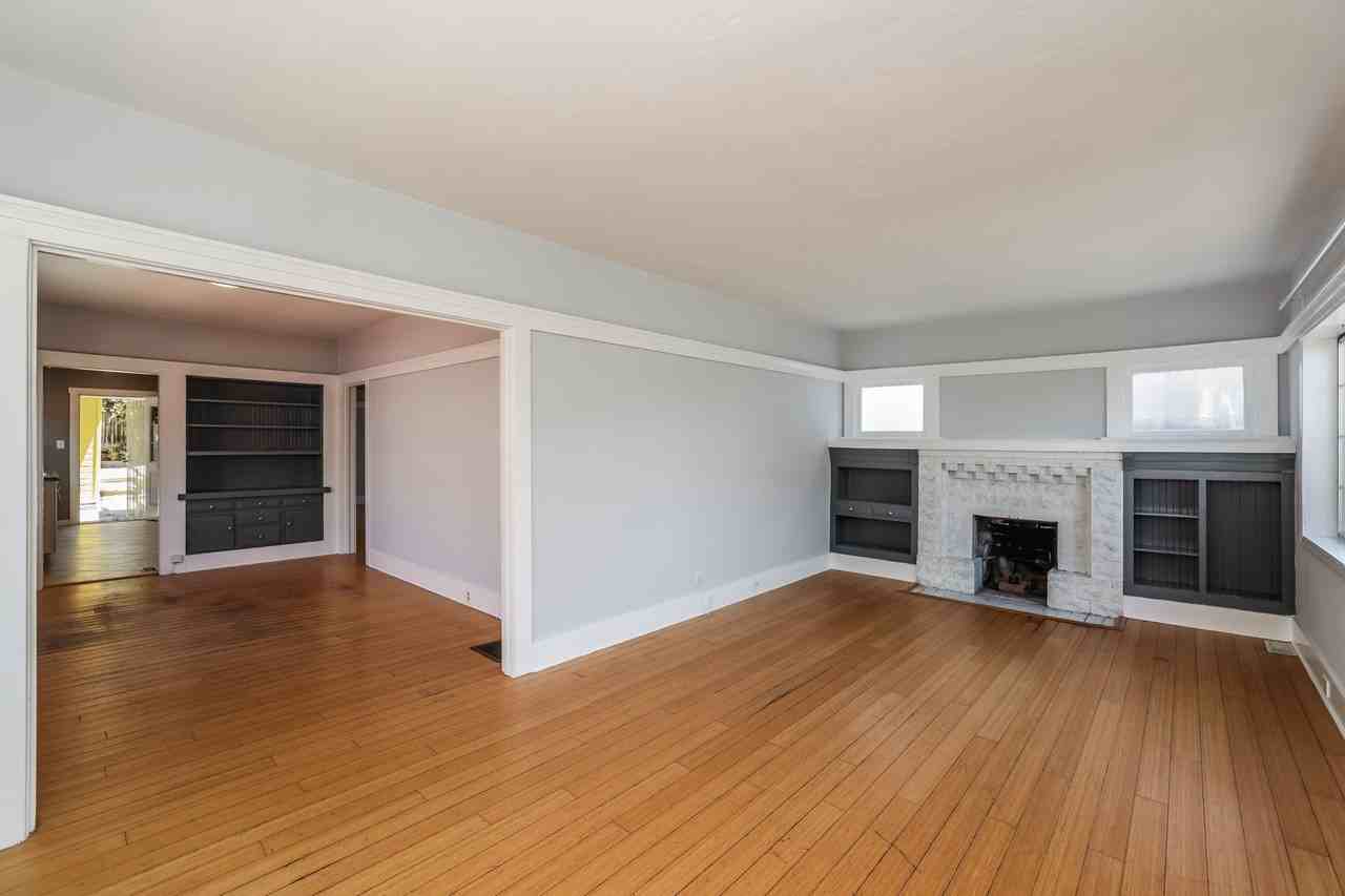 4692 Congress Ave - Photo 2 of 26