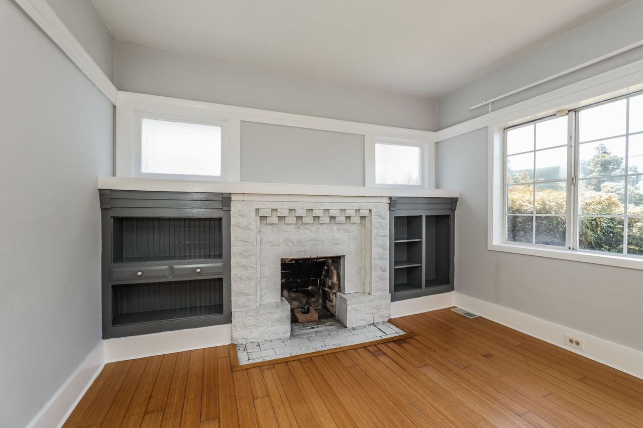 4692 Congress Ave - Photo 5 of 26