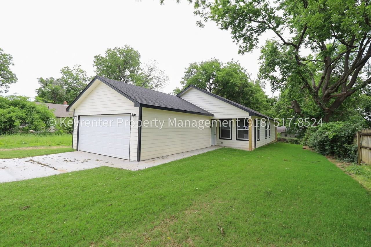 43 S Toledo Ave - Photo 3 of 34