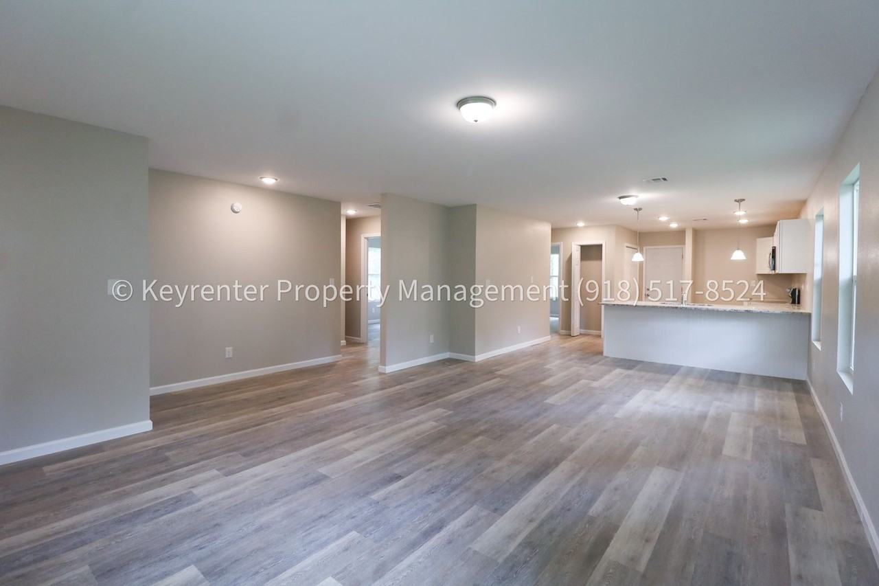 43 S Toledo Ave - Photo 6 of 34