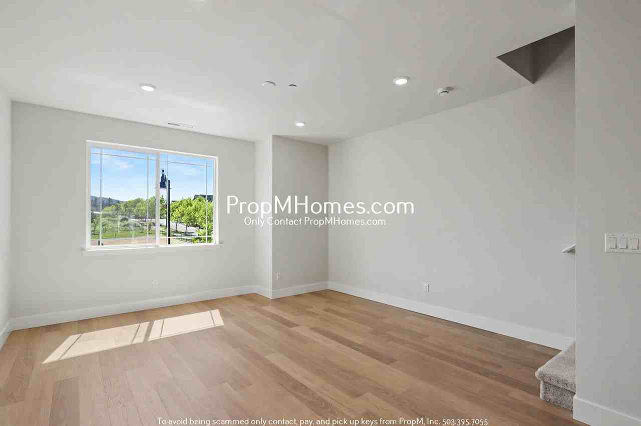 7527 7527 NW Eleanor Avenue - NEW PROPERTY - Photo 2 of 27