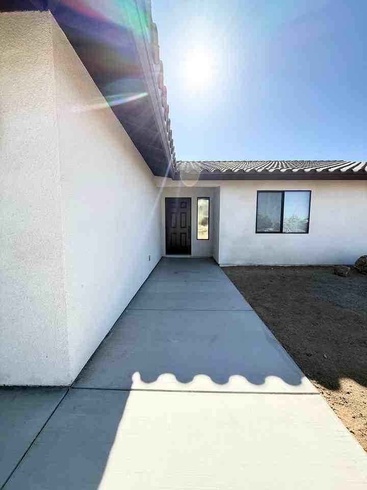 7350 Goleta Ave - Photo 2 of 18