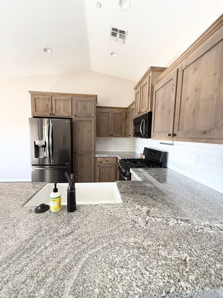 7350 Goleta Ave - Photo 6 of 18