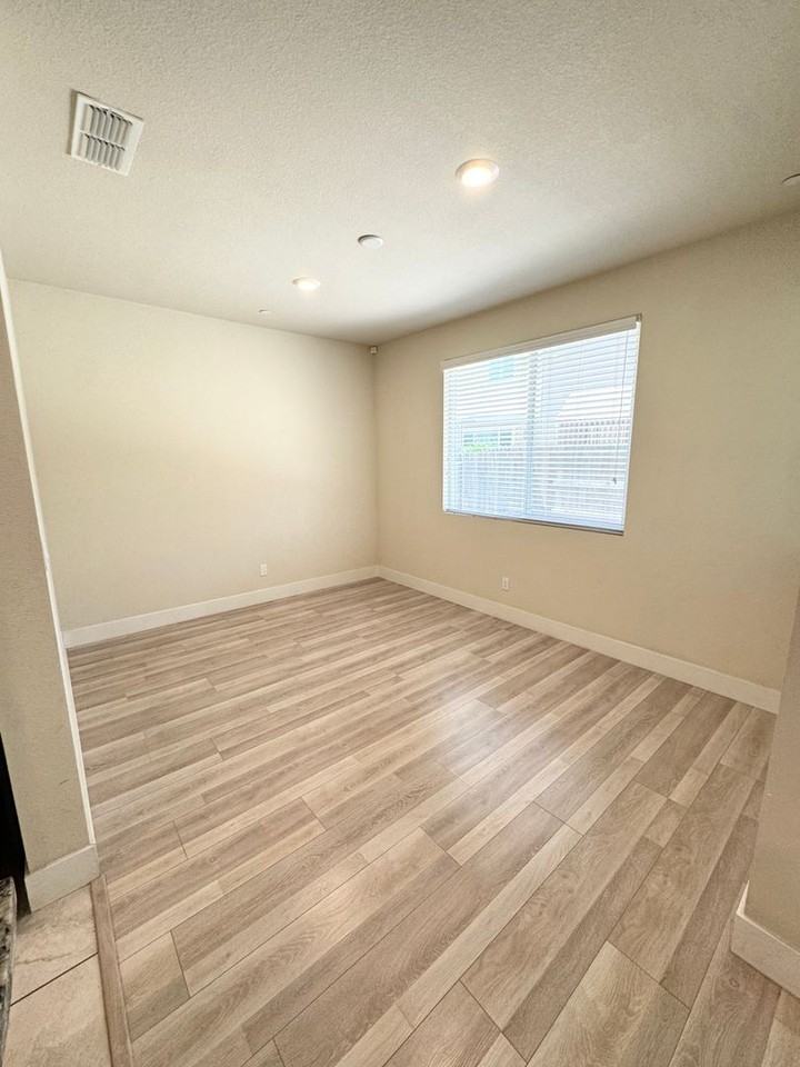 4519 White Sage St - Photo 7 of 38