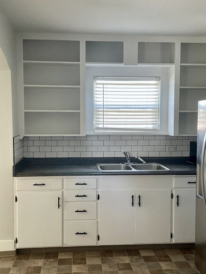 1745 James St - Photo 3 of 16