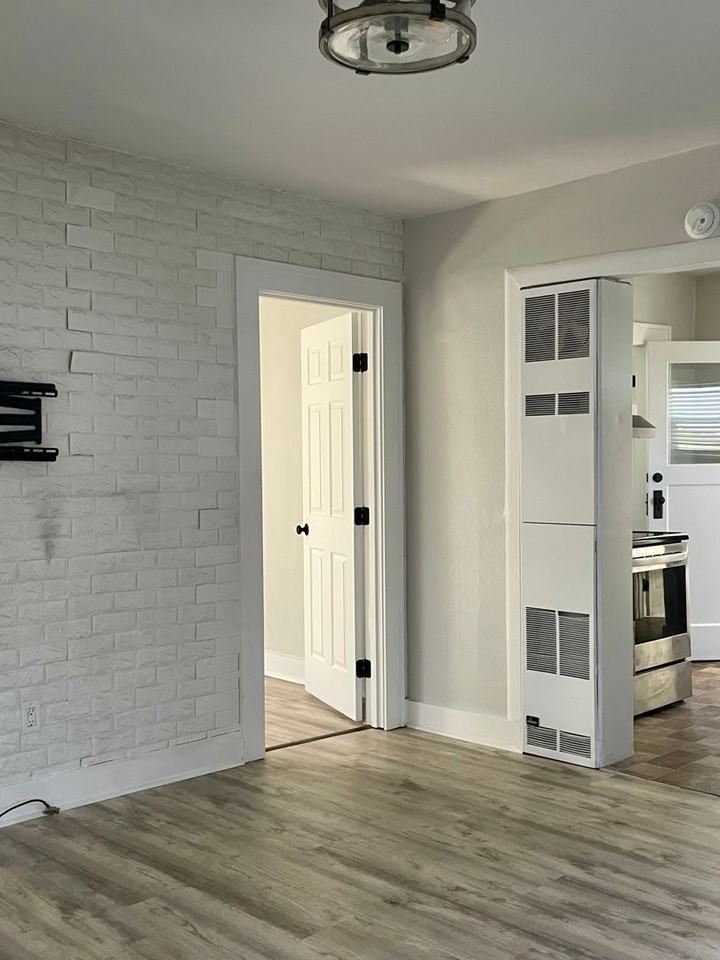 1745 James St - Photo 5 of 16