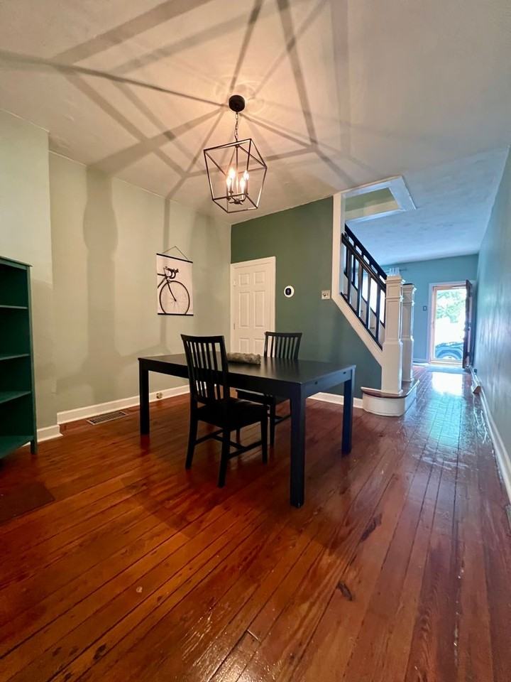 4872 Ogle St - Photo 4 of 23
