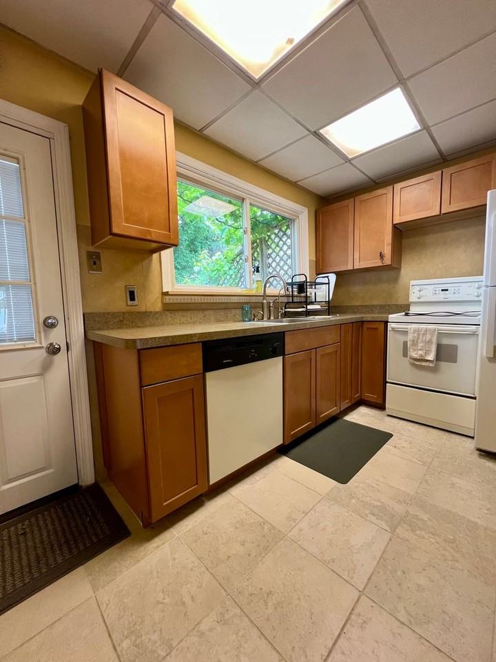 4872 Ogle St - Photo 7 of 23