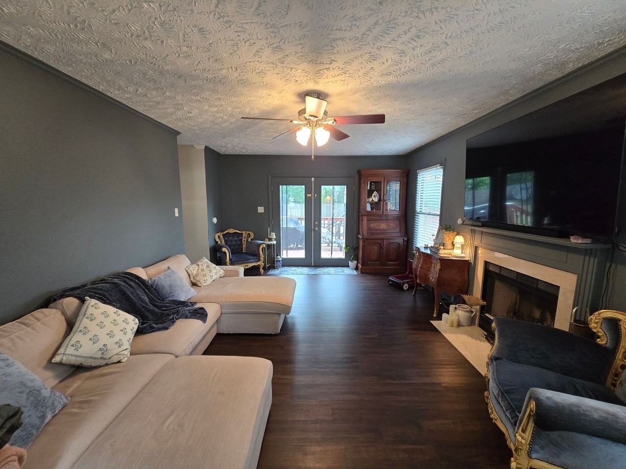 111 Greentree Dr - Photo 2 of 22