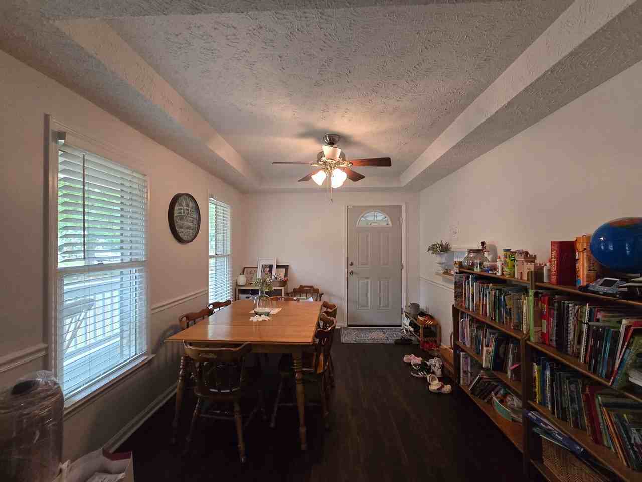 111 Greentree Dr - Photo 6 of 22