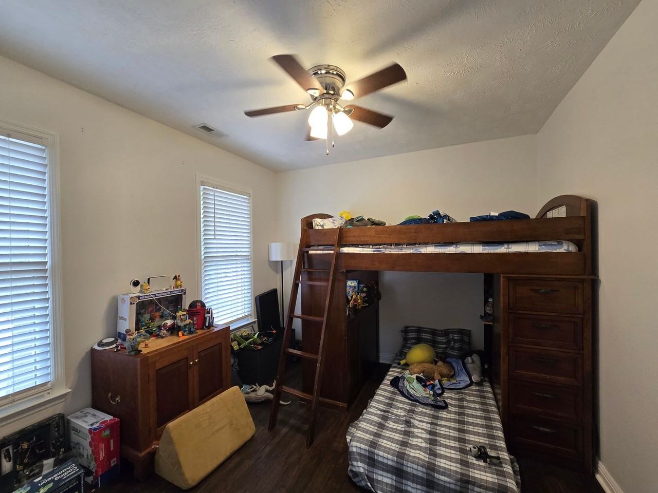111 Greentree Dr - Photo 7 of 22