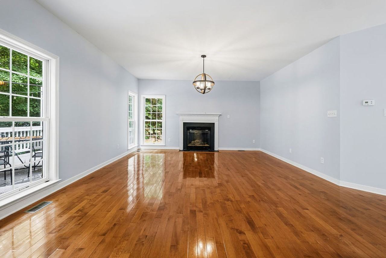9388 Ottoway Ct - Photo 5 of 31
