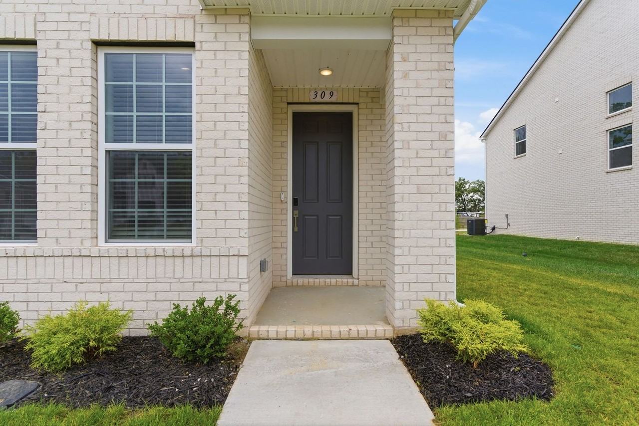 309 Lynwood Station Blvd - Photo 3 of 29