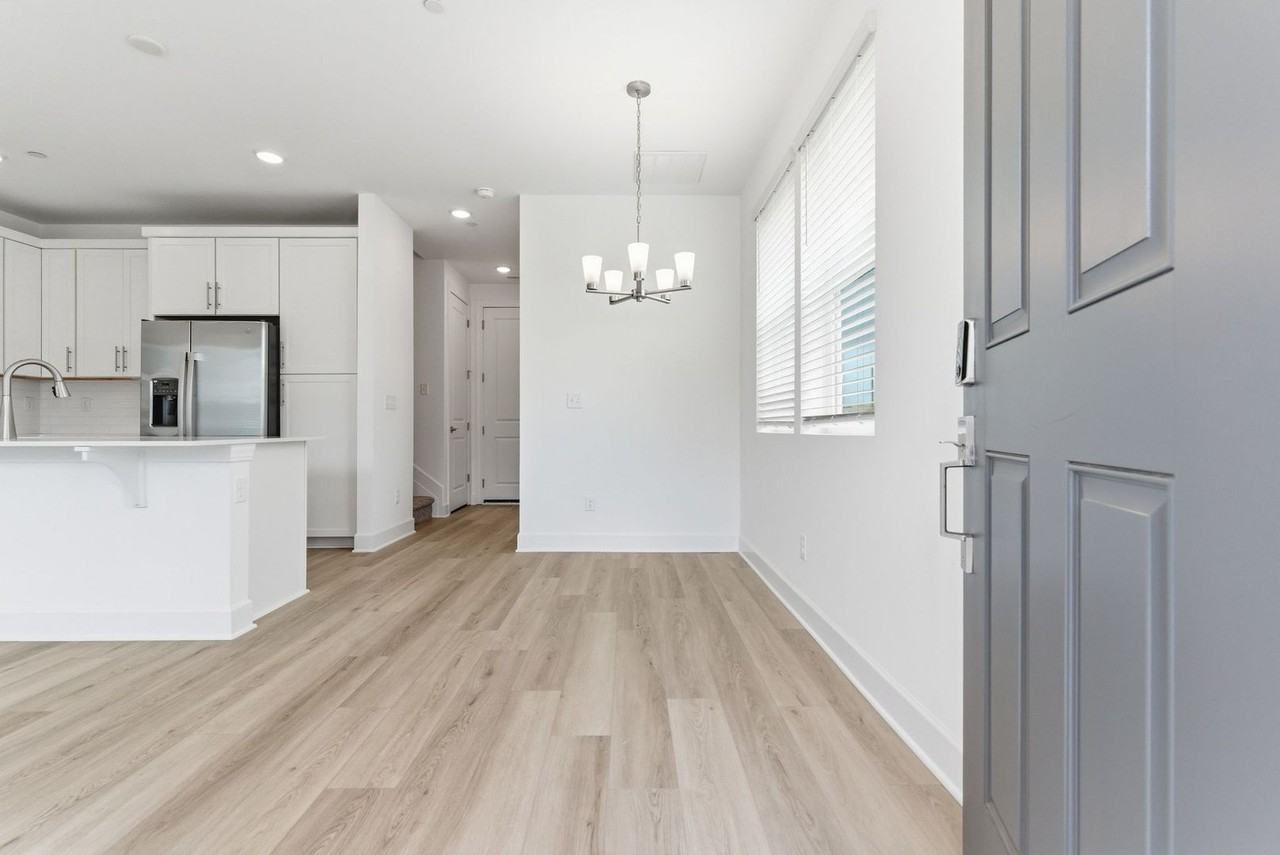309 Lynwood Station Blvd - Photo 4 of 29