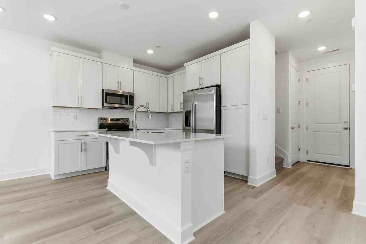 309 Lynwood Station Blvd - Photo 5 of 29