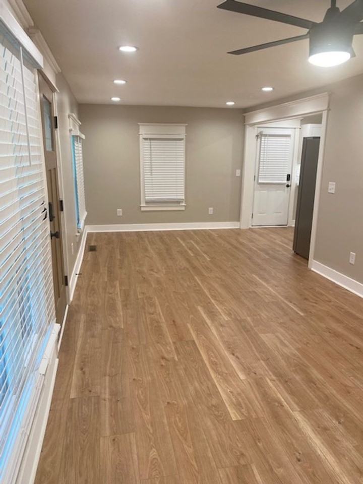 135 Lakeview Ave - Photo 2 of 15