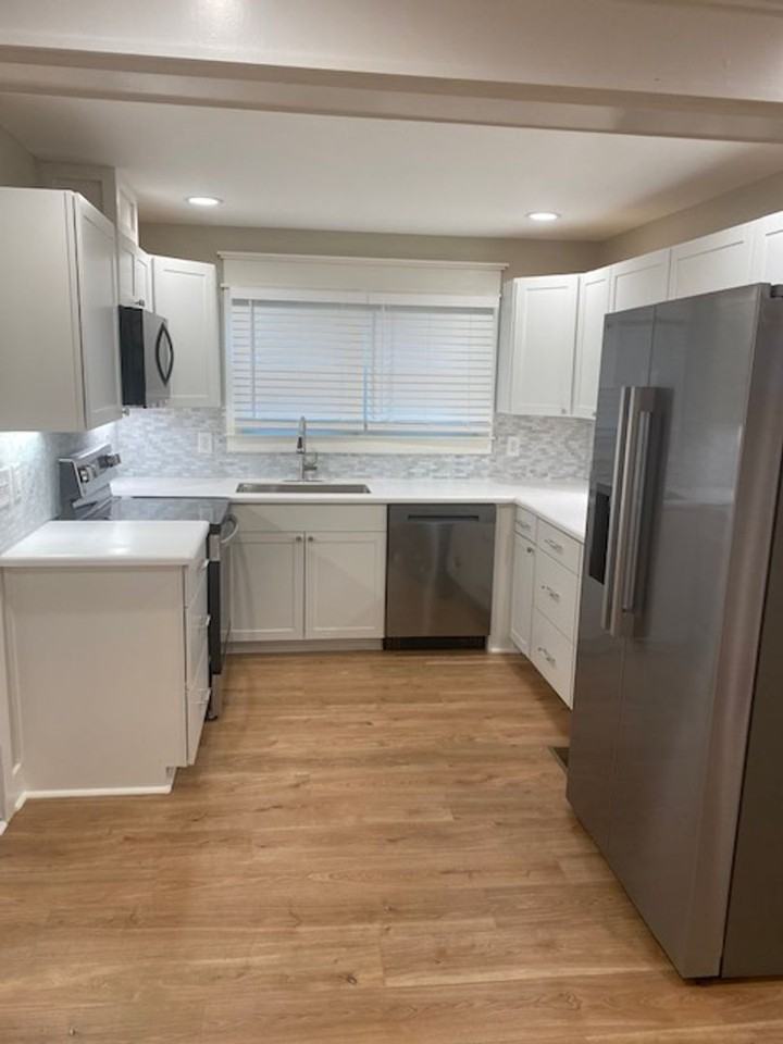 135 Lakeview Ave - Photo 3 of 15