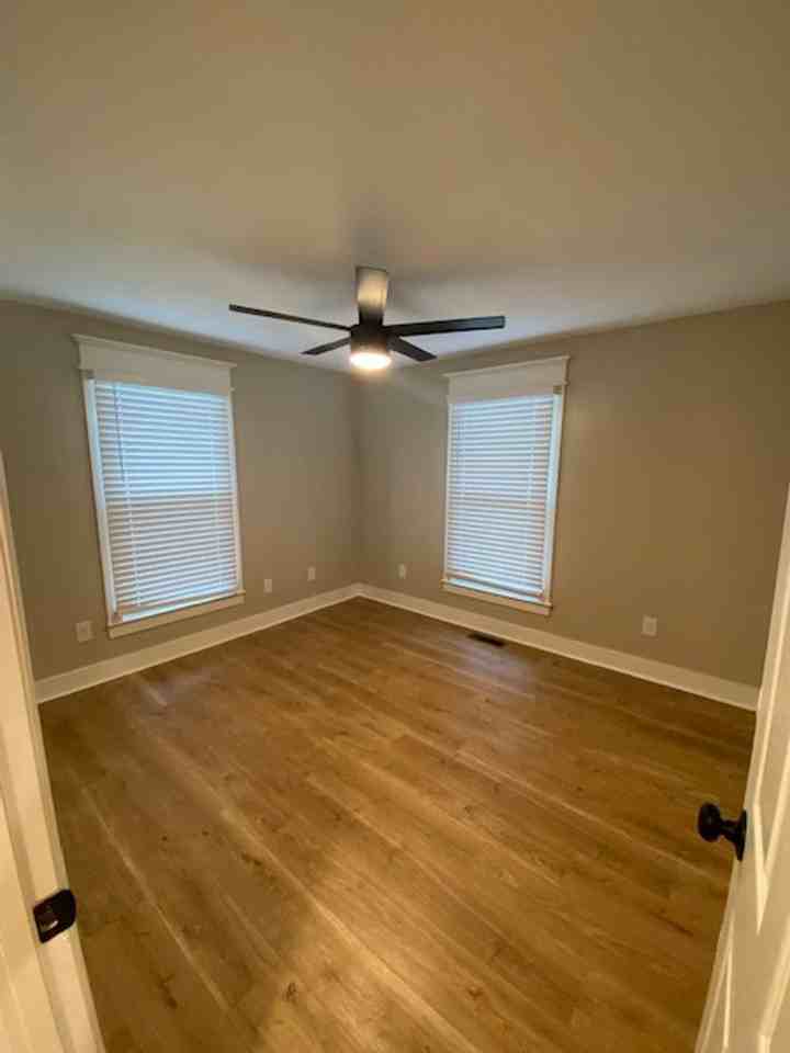 135 Lakeview Ave - Photo 7 of 15