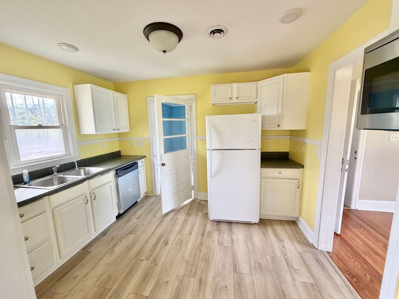 1050 Piner Rd - Photo 3 of 23