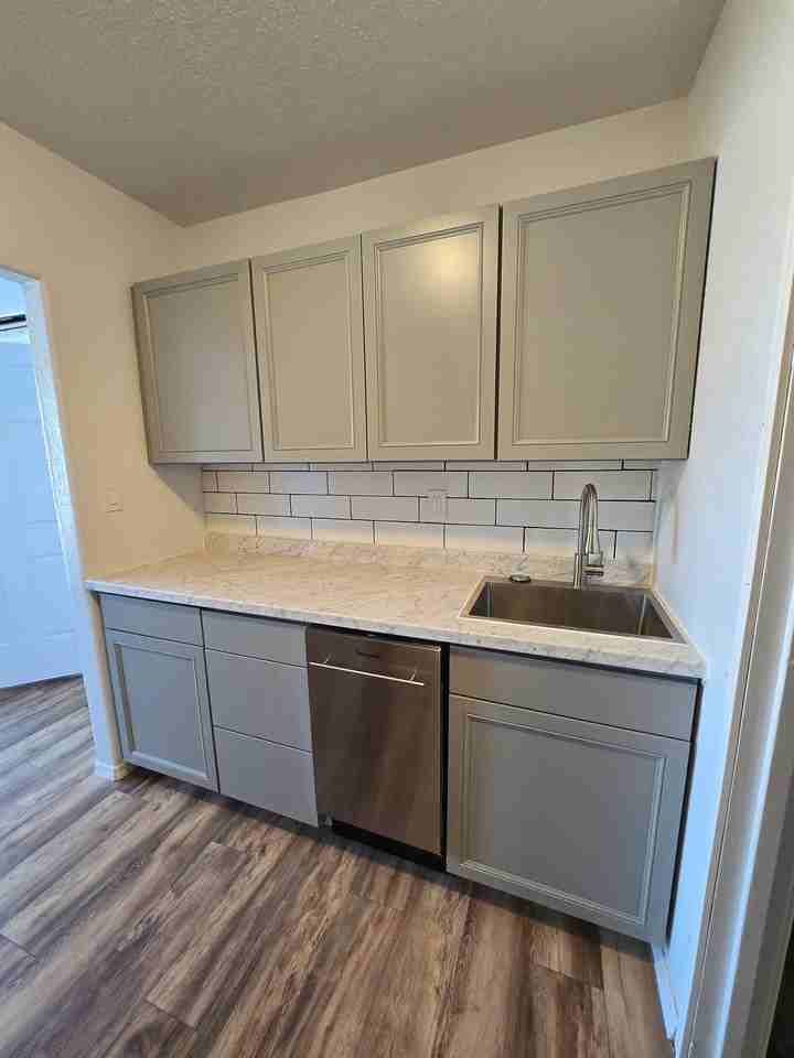 311 N Tower Ave #12 - Photo 5 of 5
