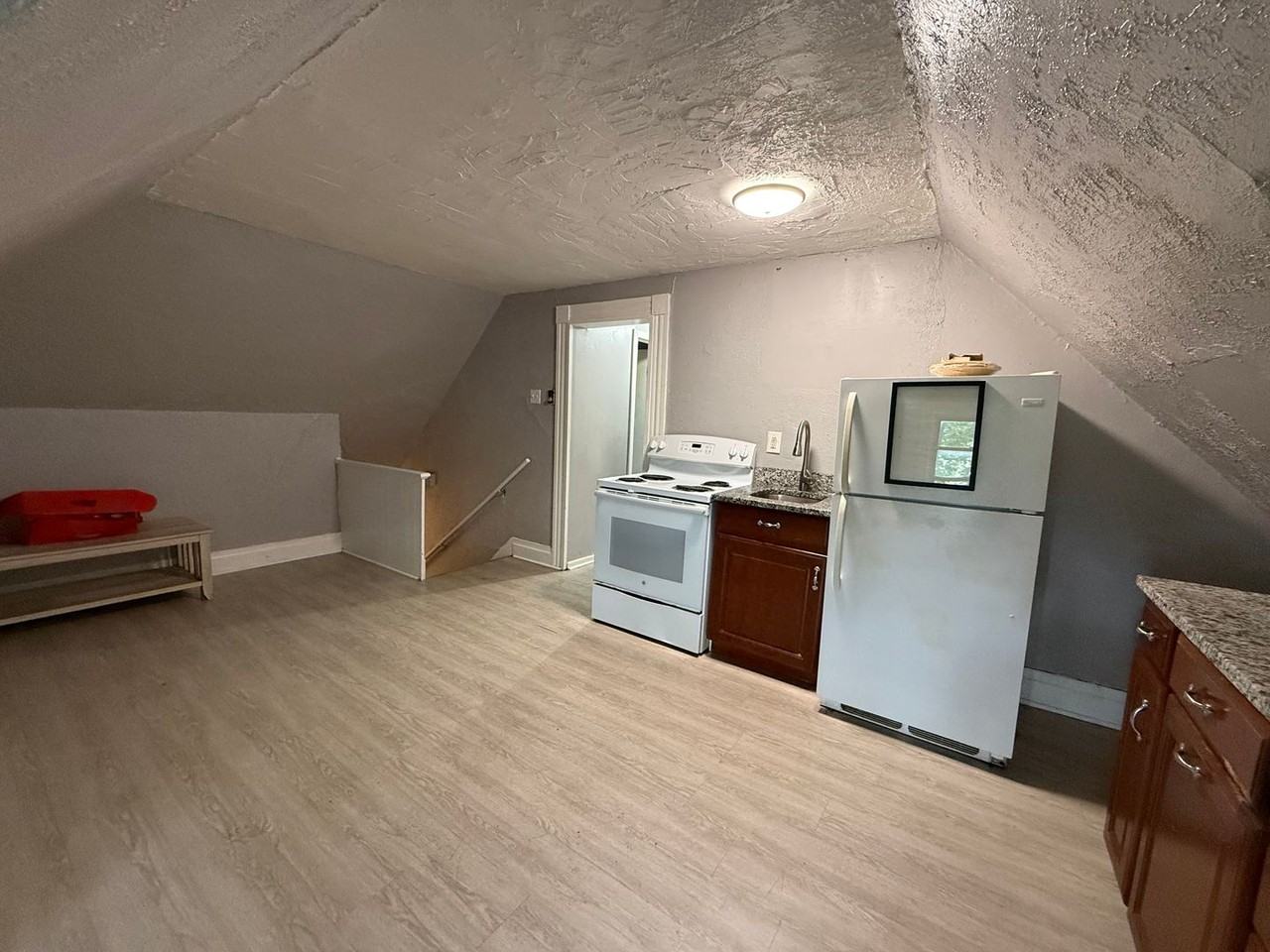 306 Broadway Ave - Photo 3 of 11