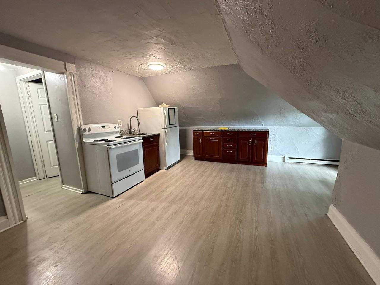 306 Broadway Ave - Photo 6 of 11