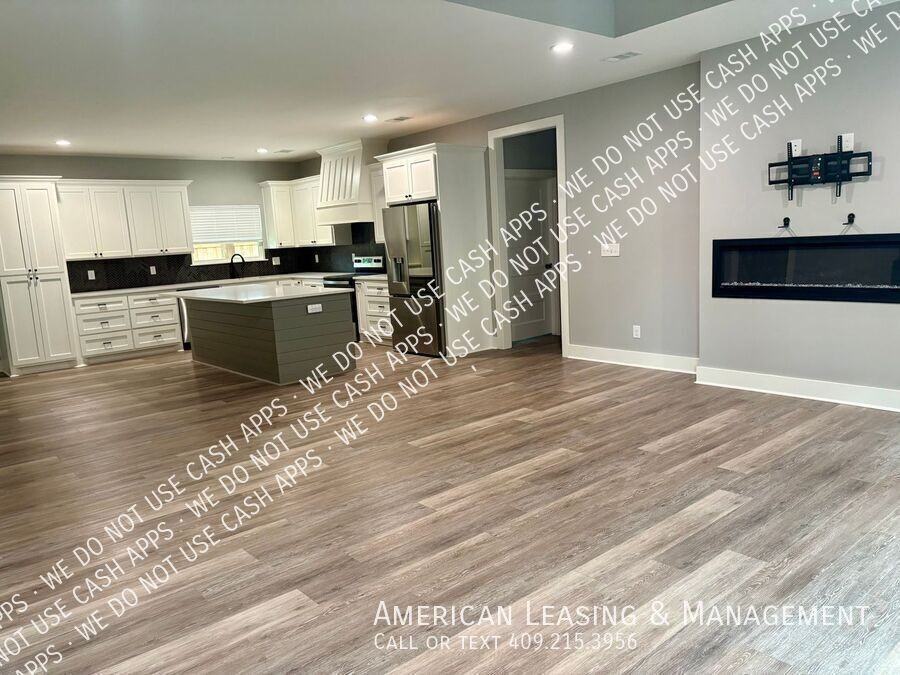 712 Bennett St - Photo 3 of 12
