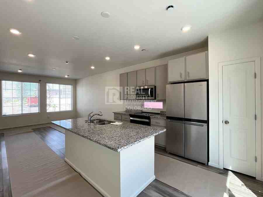 21902 E 38th Pl - Photo 2 of 15