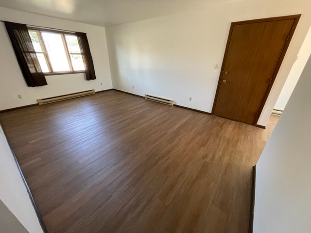 839 Illinois Ave #102 - Photo 3 of 11