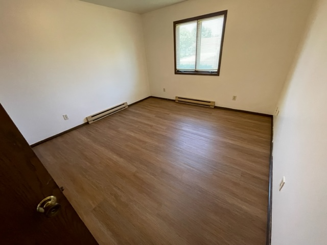 839 Illinois Ave #102 - Photo 5 of 11