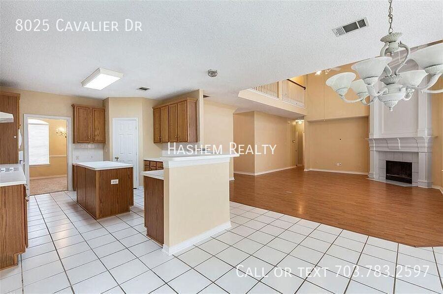 8025 Cavalier Dr - Photo 3 of 27