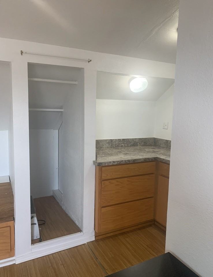 220 E Home St #C - Photo 5 of 9
