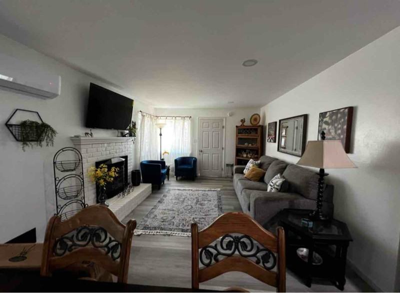 3127 W Tulare Ave - Photo 5 of 13