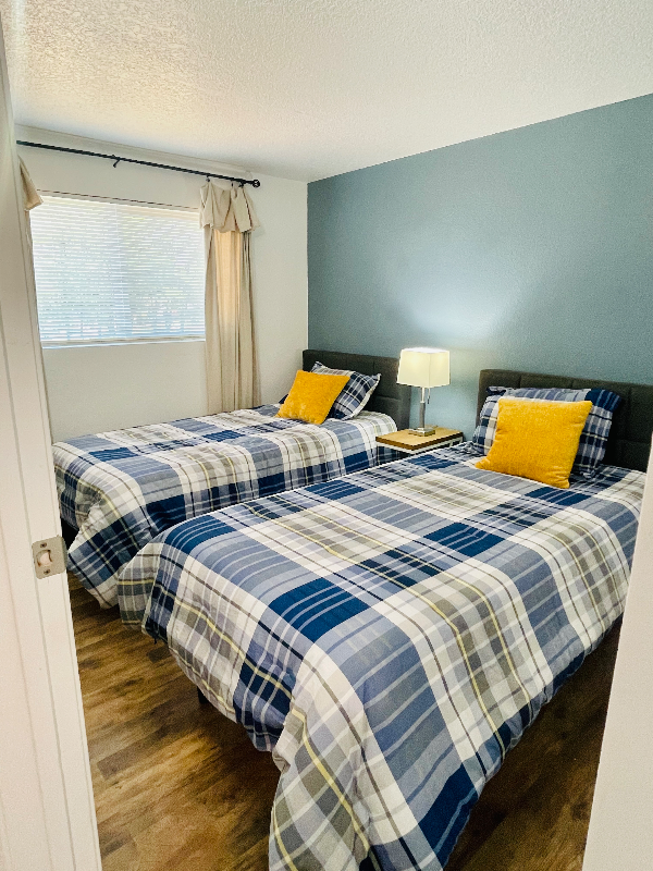 405 N Clarendon St - Photo 4 of 12