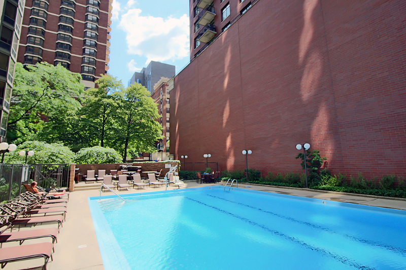 1140 N Dearborn St - Photo 7 of 9