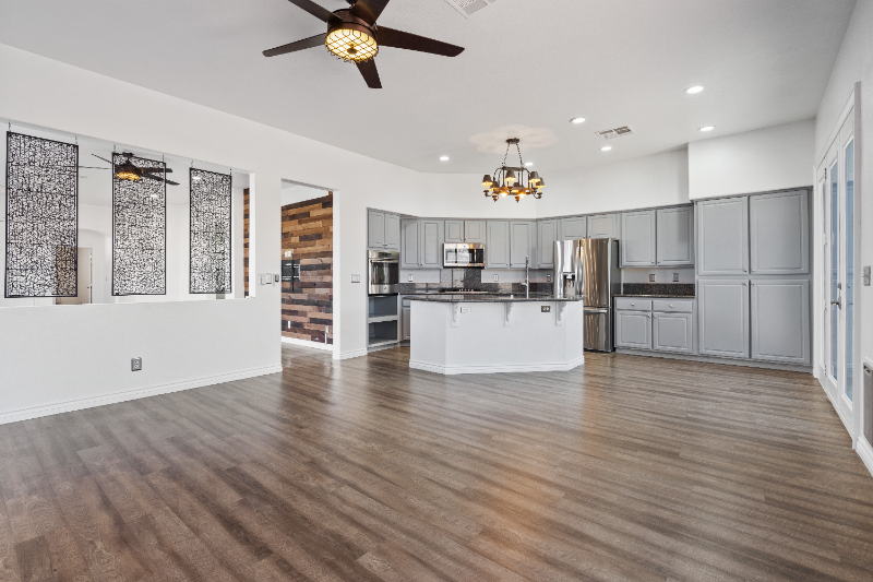 717, Lexington Cross Dr - Photo 6 of 20